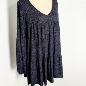 ELLErae Charcoal Gray Tunic Top, Long Wide Sleeves, Ruffled Hem, Size Large